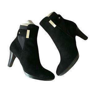 Aquatalia Women’s 7.5 Black Genuine Suede Leather Heeled Royal Ankle Booties